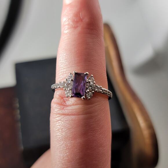 Rhodium Plated Simulated Emerald Ring - Elegant Open Design - Size 9 - Picture 8 of 12